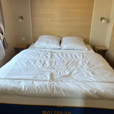 Mobil 8 Personnes Au Les Pins Maritimes Camping Hyères