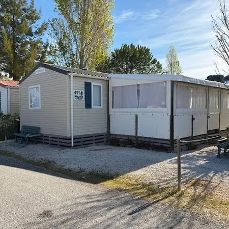 Camping Mobil 8 Personnes Au Les Pins Maritimes Hyères